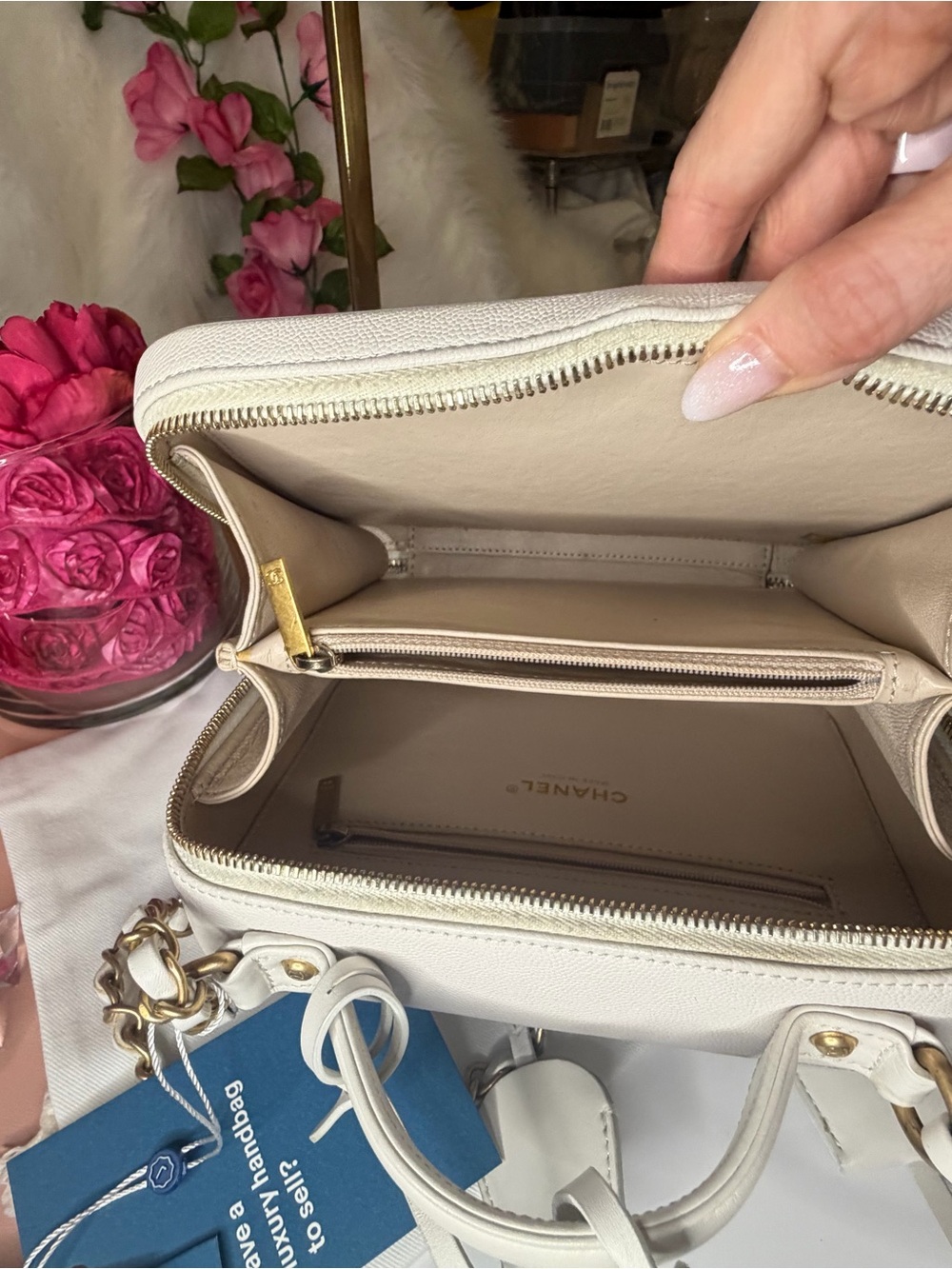 Authentic Chanel CC Filigree Vanity Case White Caviar Gold Hardware COA ICONIC - Picture 12 of 16